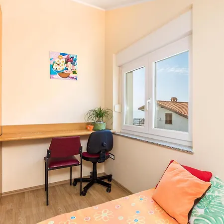 Apartment 1 Bedroom Lovely In Opatija