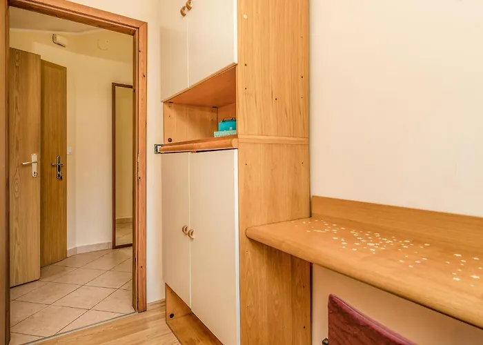 דירה 1 Bedroom Lovely In