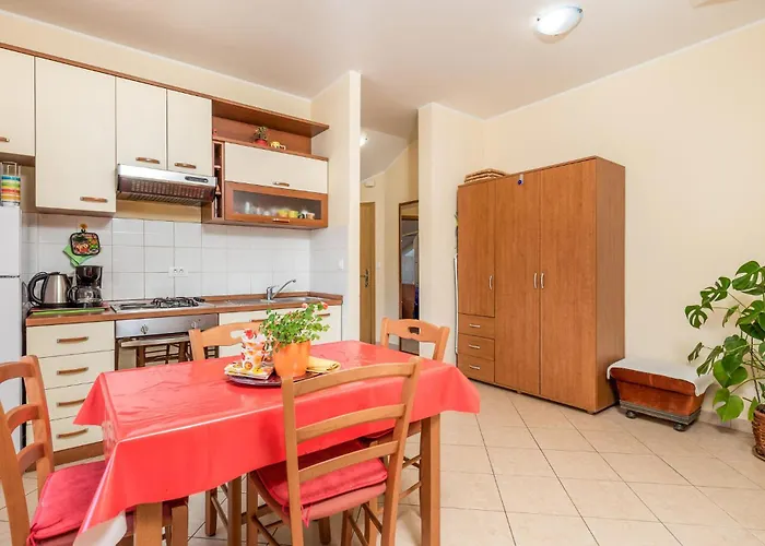 Apartman 1 Bedroom Lovely In